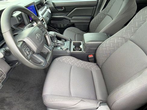 Used 2026 Toyota Tacoma SR5 AWD/4WD image 5