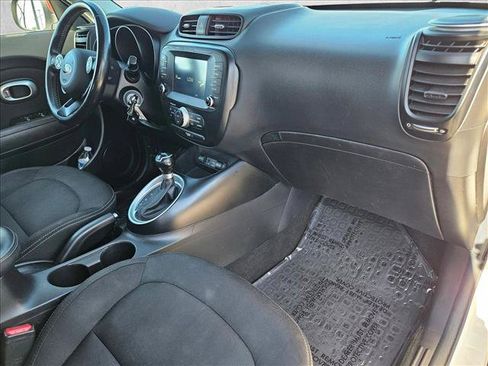 Used 2018 Kia Soul + FWD image 19