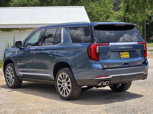 New 2026 GMC Yukon Denali w/ Denali Reserve Package AWD/4WD image 3