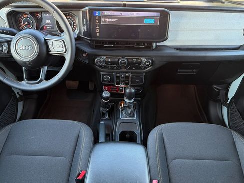 Used 2024 Jeep Wrangler Willys image 12