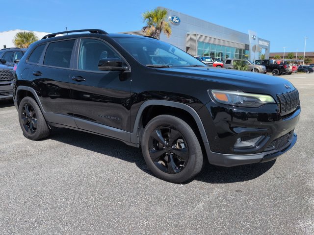 Used 2023 Jeep Cherokee Altitude Lux AWD/4WD image 2