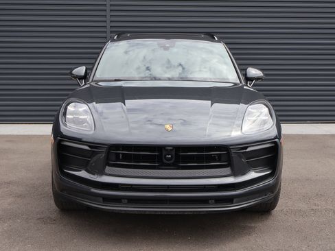 Certified 2023 Porsche Macan AWD/4WD image 7