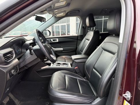 Used 2023 Ford Explorer XLT w/ Equipment Group 202A AWD/4WD image 16