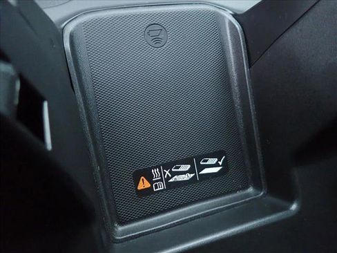 Used 2022 Chevrolet Silverado 1500 High Country w/ High Country Premium Package image 27