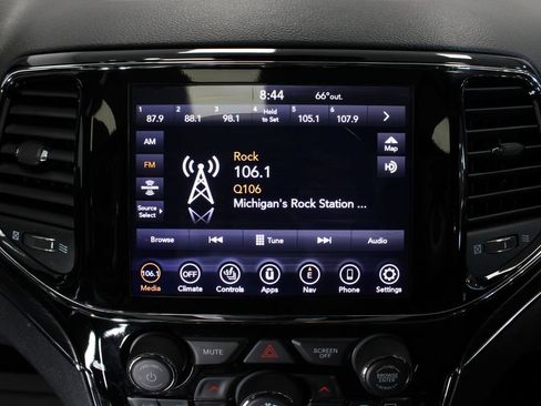 Used 2020 Jeep Grand Cherokee Limited w/ Luxury Group II AWD/4WD image 14