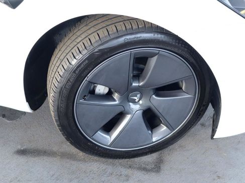 Used 2022 Tesla Model 3 Long Range AWD/4WD image 3