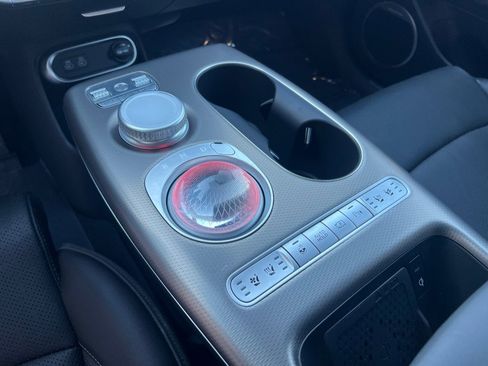 Used 2023 Genesis GV60 Advanced image 32