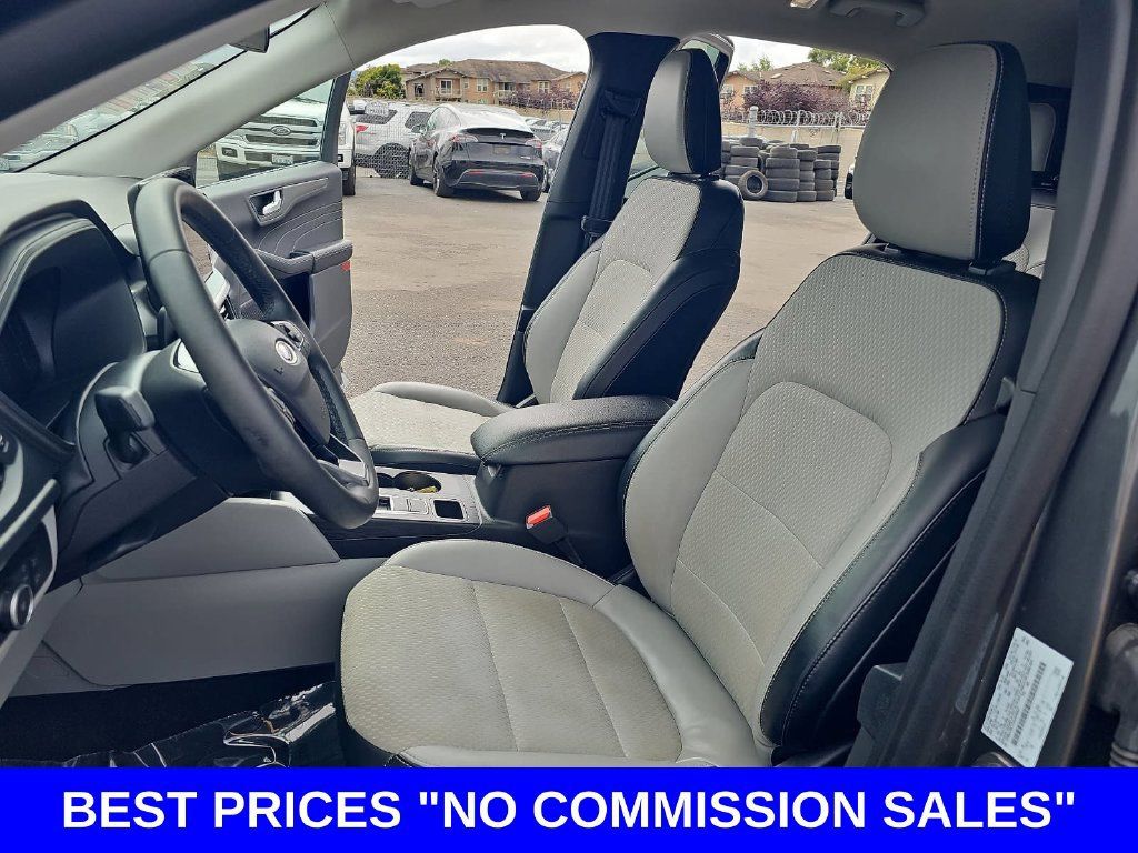 Used 2025 Ford Escape SE FWD image 15