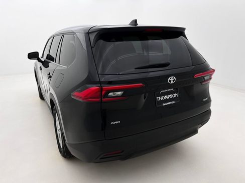 Used 2024 Toyota Grand Highlander AWD image 13