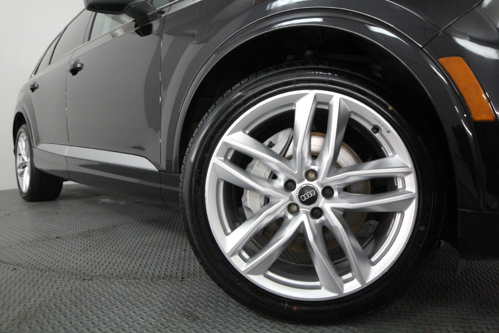 Used 2018 Audi Q7 3.0T Prestige AWD/4WD image 19