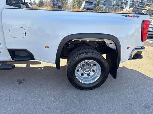 Used 2024 Chevrolet Silverado 3500 LTZ w/ LTZ Convenience Package image 33