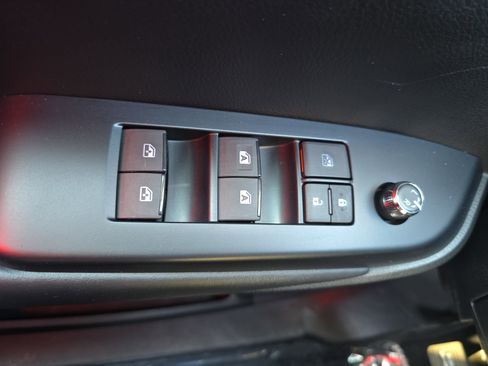 Used 2017 Toyota Highlander Plus AWD/4WD image 27