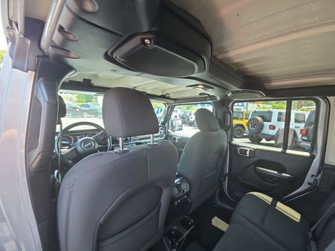 Used 2019 Jeep Wrangler Unlimited Sport S image 24