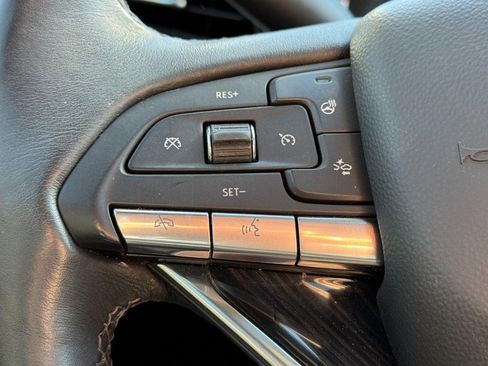 Used 2023 Cadillac XT6 Premium Luxury w/ Technology Package image 17