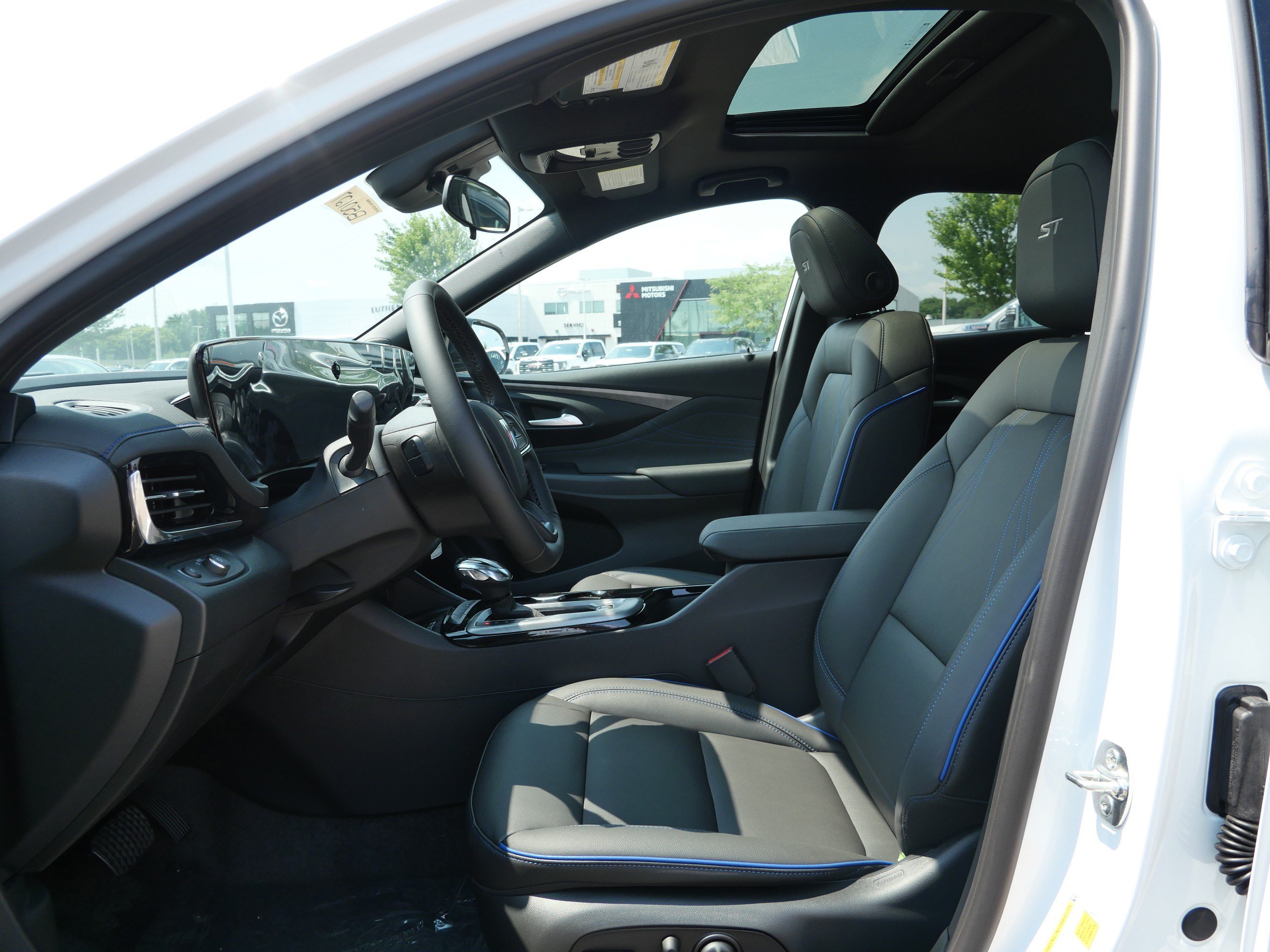 New 2026 Buick Envista Sport Touring w/ Convenience I Package FWD image 4