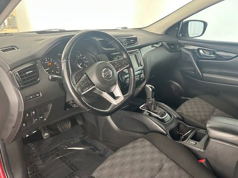 Used 2021 Nissan Rogue Sport SV FWD image 9
