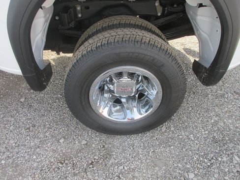 New 2026 GMC Sierra 3500 SLE w/ SLE Value Package image 14