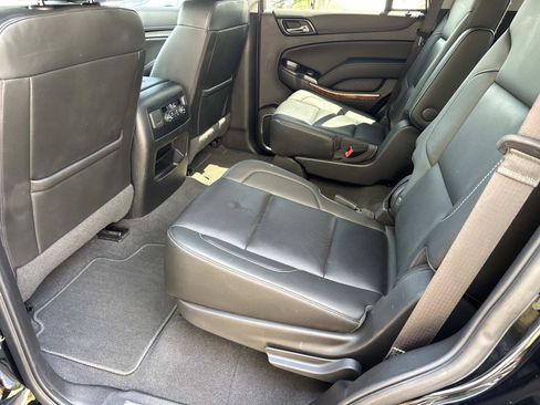 Used 2019 Chevrolet Tahoe Premier w/ RST Edition RWD image 15