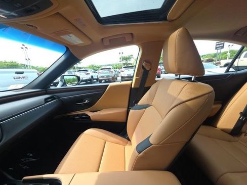 Used 2025 Lexus ES 350 w/ Premium Package FWD image 33