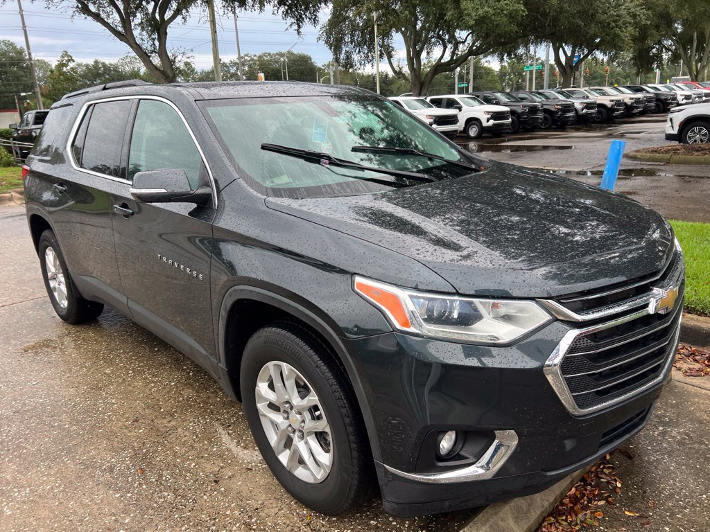 Used 2021 Chevrolet Traverse LT FWD image 2
