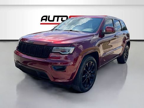 Used 2022 Jeep Grand Cherokee Laredo X image 3