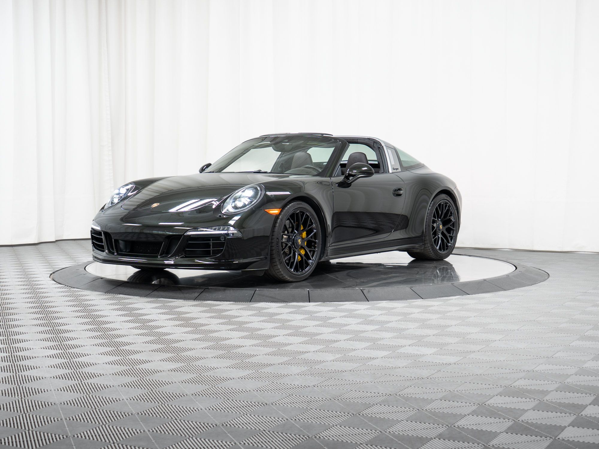 Certified 2016 Porsche 911 Targa 4 GTS AWD/4WD image 37