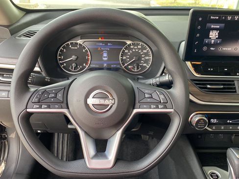 Certified 2025 Nissan Altima 2.5 SV w/ SV Special Edition Package AWD/4WD image 35