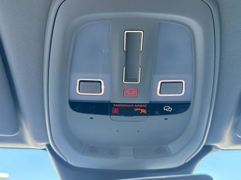 Used 2025 Volvo XC60 B5 Core w/ Climate Package image 34