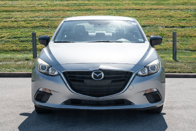 Used 2015 MAZDA MAZDA3 i SV FWD image 4