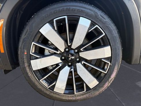 New 2026 Mitsubishi Outlander SE image 9