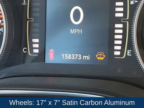 Used 2019 Jeep Cherokee Latitude Plus AWD/4WD image 6