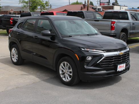 Used 2024 Chevrolet TrailBlazer LS FWD image 3