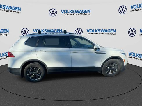 Used 2024 Volkswagen Tiguan SE AWD/4WD image 9