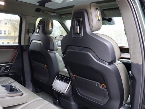 Used 2023 Rivian R1S Adventure AWD/4WD image 21