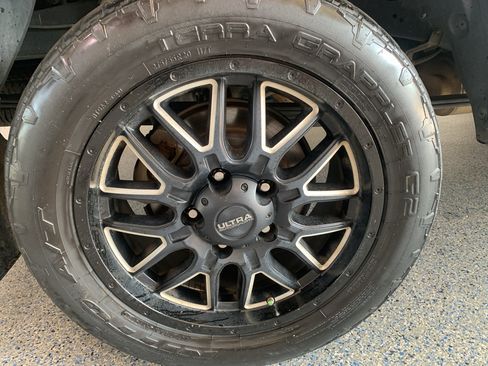 Used 2019 Toyota Tundra SR5 w/ SR5 Upgrade Package AWD/4WD image 34
