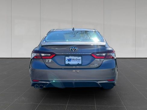 Used 2024 Toyota Camry SE image 4