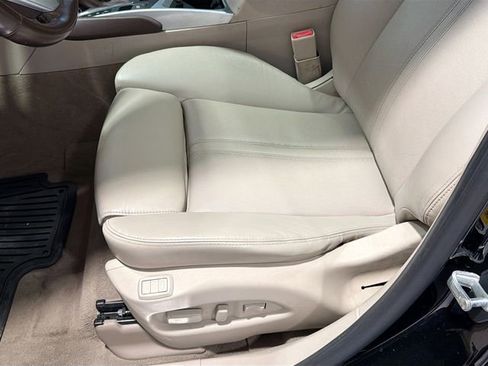 Used 2012 Cadillac SRX Premium image 17