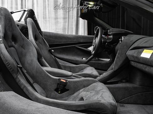 Used 2025 McLaren 750S Spider RWD image 23