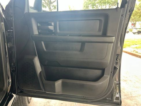 Used 2024 RAM 3500 Tradesman w/ Chrome Appearance Group AWD/4WD image 22