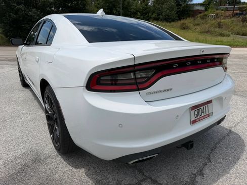 Used 2018 Dodge Charger SXT Plus RWD image 3