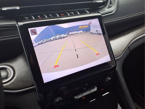 Used 2023 Jeep Grand Cherokee L Limited image 18