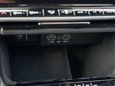 Used 2024 Jeep Wagoneer Series II w/ Flexible Seating Group AWD/4WD image 19