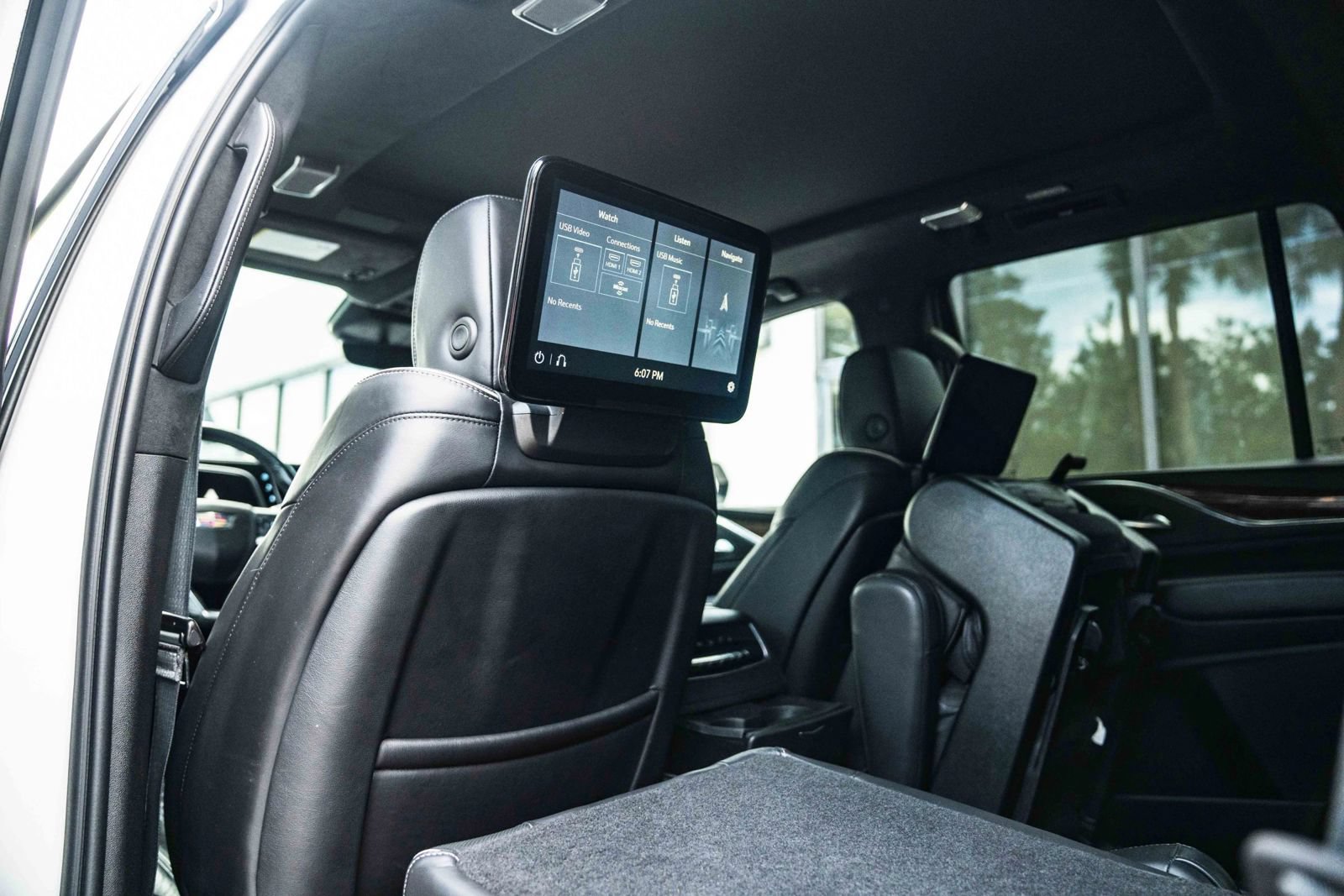 Used 2021 Cadillac Escalade Sport Platinum w/ LPO, ONYX Package AWD/4WD image 25
