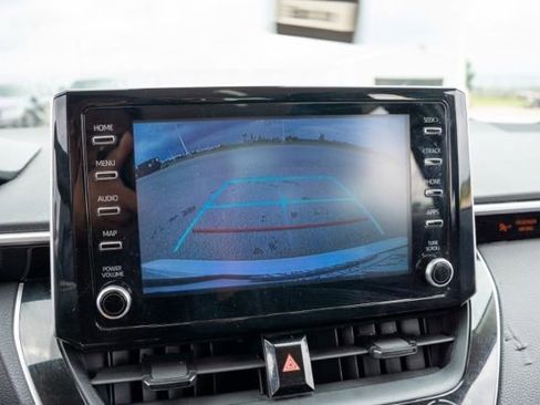 Used 2020 Toyota Corolla LE FWD image 20
