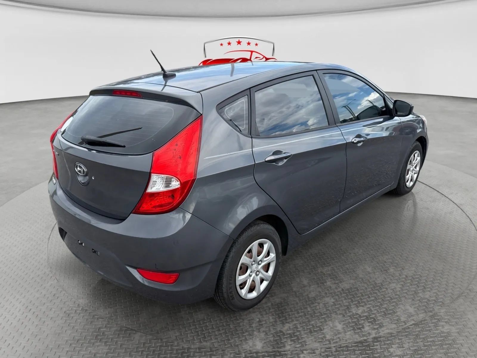 Used 2012 Hyundai Accent GS FWD image 5