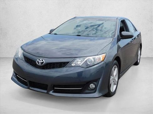 Used 2014 Toyota Camry SE w/ Fleet Convenience Package FWD image 2