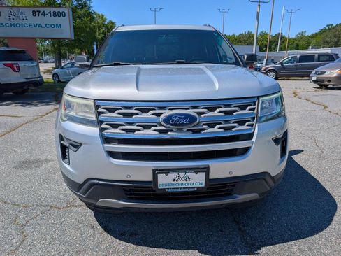 Used 2019 Ford Explorer XLT w/ Equipment Group 202A FWD image 9