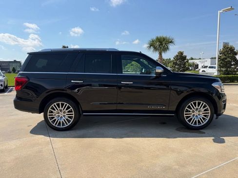 Used 2023 Ford Expedition Platinum RWD image 6
