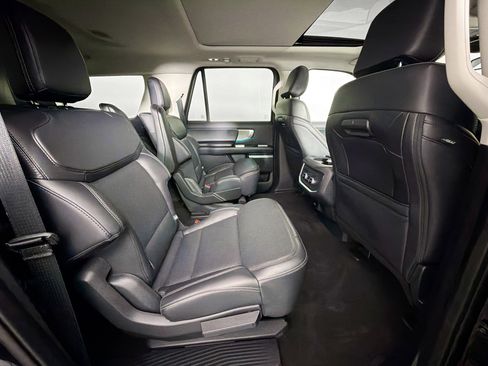 Used 2025 Ford Expedition Max Platinum AWD/4WD image 39