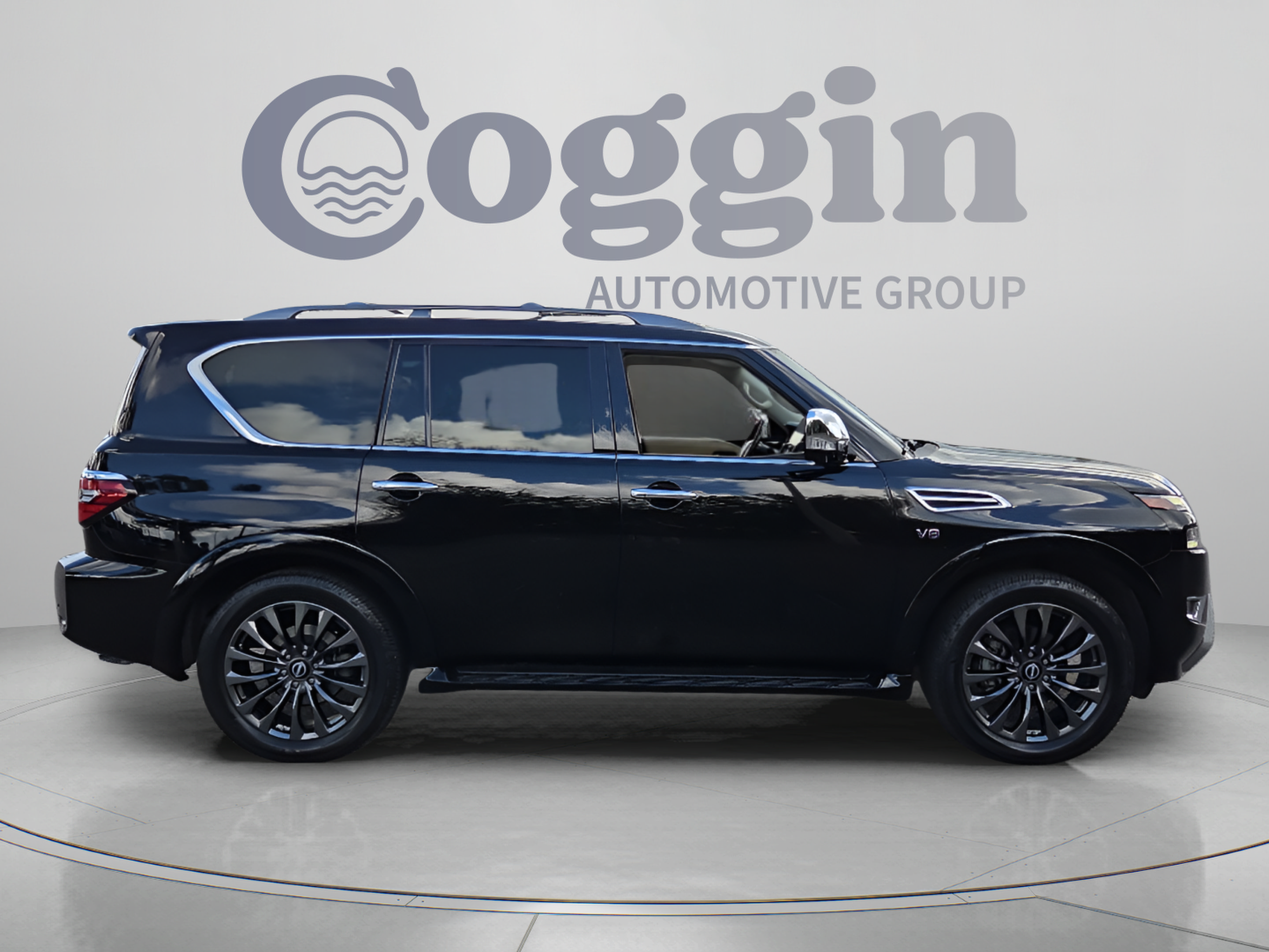 Used 2022 Nissan Armada Platinum w/ Captain's Chairs Package RWD image 6